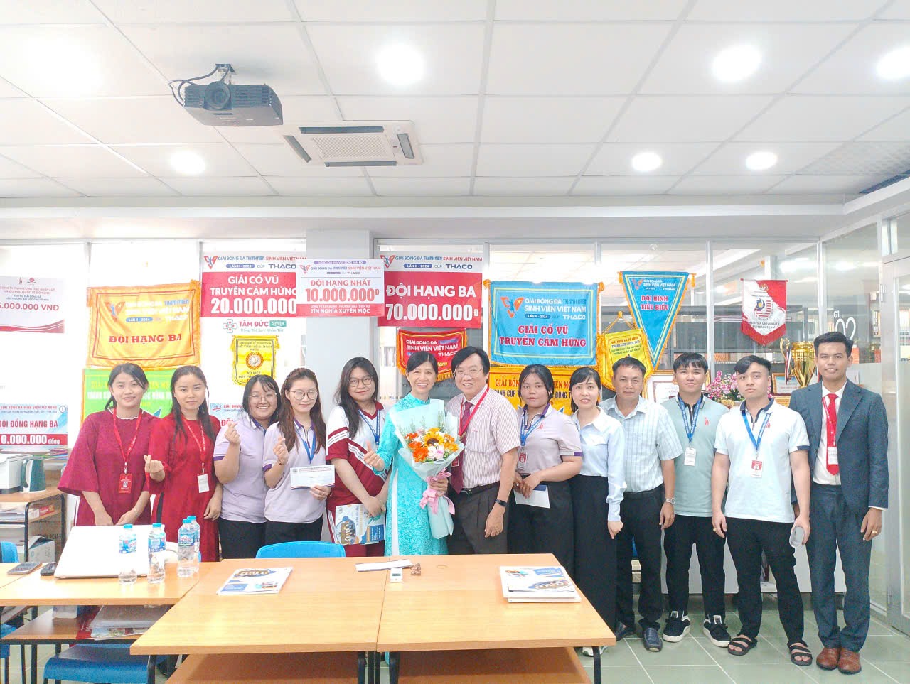 KHOA KHOA HỌC CƠ BẢN CHÀO ĐÓN DOANH NGHIỆP ĐẾN GIAO LƯU TẠI NGÀY HỘI VIỆC LÀM 2025